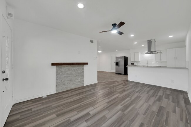 Photo - 4622 Bayview Dr House