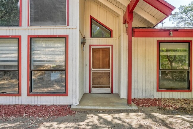 Building Photo - 29766 Tioga Dr