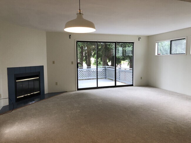 Building Photo - 3524 NE 92nd St Seattle, WA 98115 $3,400 P...