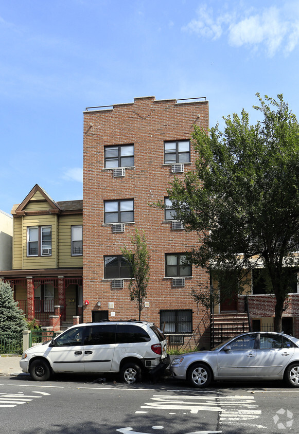 Building Photo - 2072 Crotona Ave