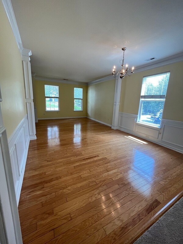 Foto del edificio - 15113 Oldcorn Ln