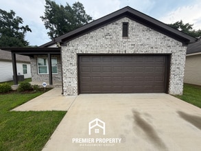 Building Photo - 208 Bradford Cir