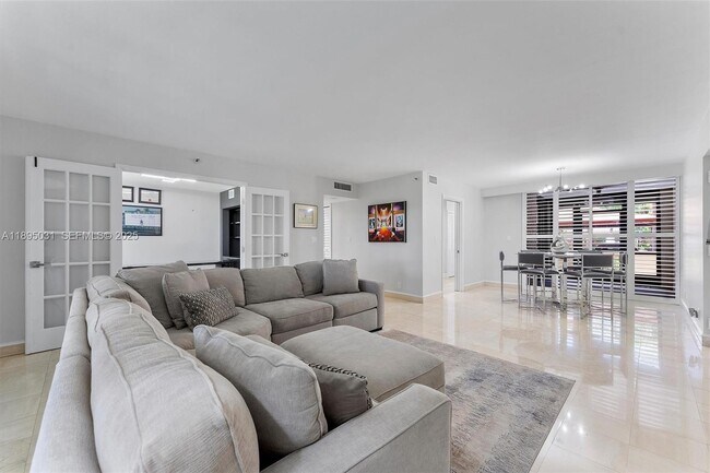 Foto del edificio - 7225 Promenade Dr