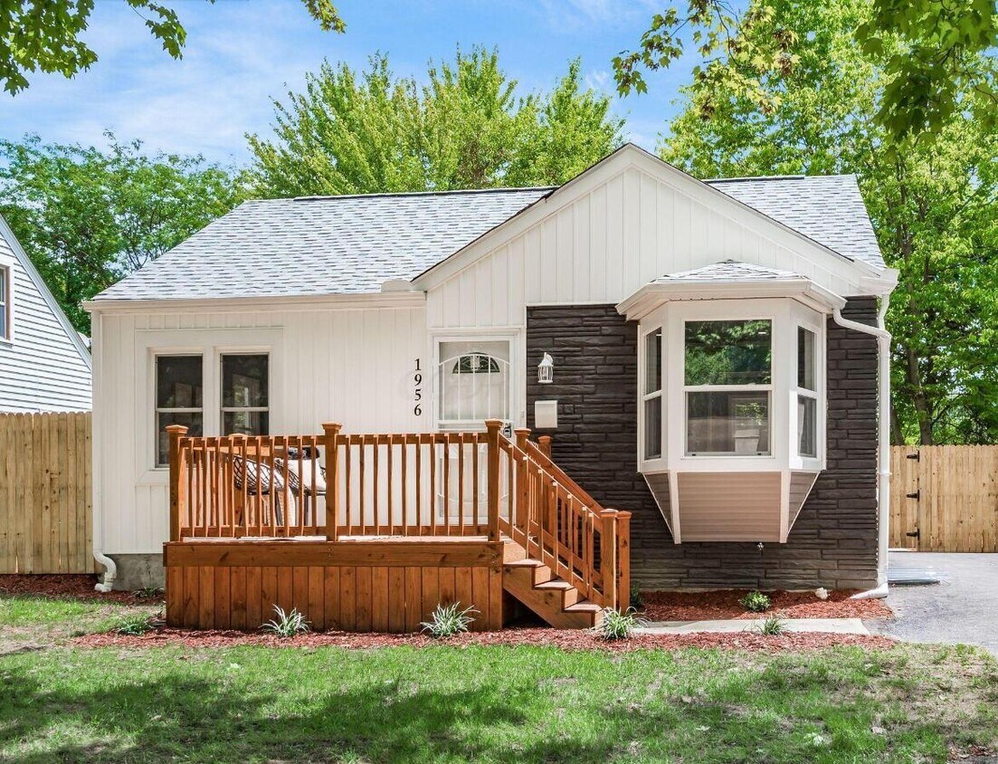 Foto principal - 1956 Brentnell Ave