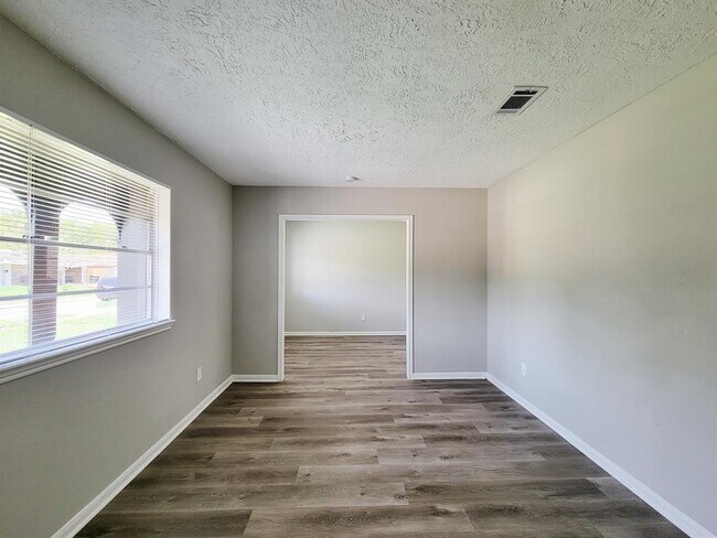 Building Photo - 11811 Bay Cedar Dr