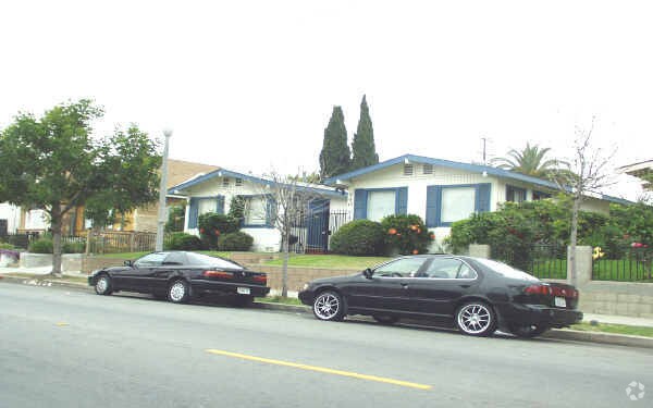 Foto del edificio - 740-746 Daisy Ave