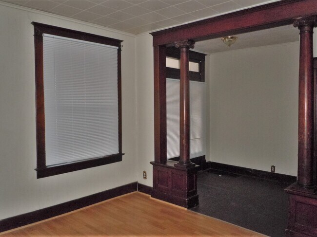 Building Photo - 2308 State St