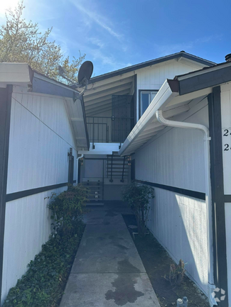 Building Photo - 2850 Burlington Pl