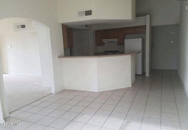 Building Photo - 733 Paseo Sereno Dr