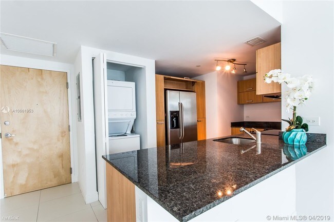 Building Photo - 2 br, 2 bath  - Wind Condounit