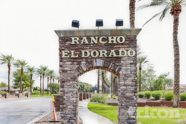 Foto del edificio - 42065 W Sunland Dr