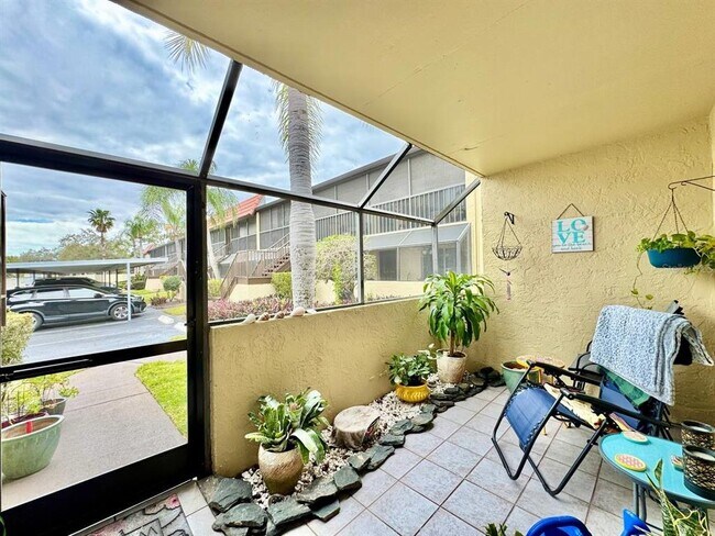 Foto del edificio - 2420 Winding Creek Blvd