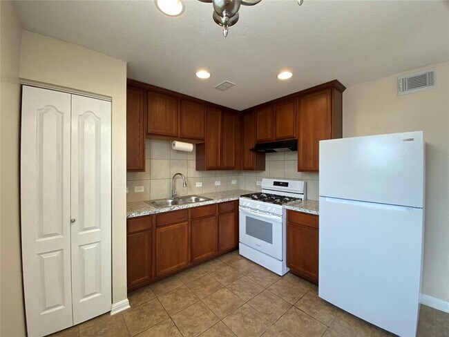 Building Photo - 296 Ferrule Dr