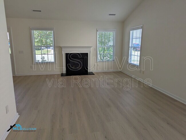 Building Photo - 1327 Fairmont St
