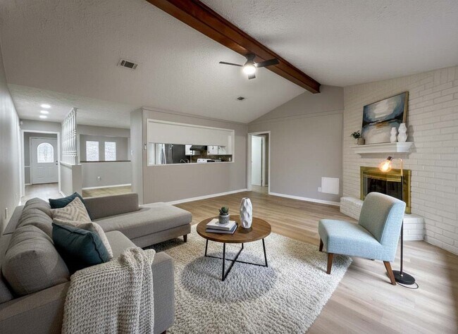 Building Photo - 22822 Canyon Lake Dr