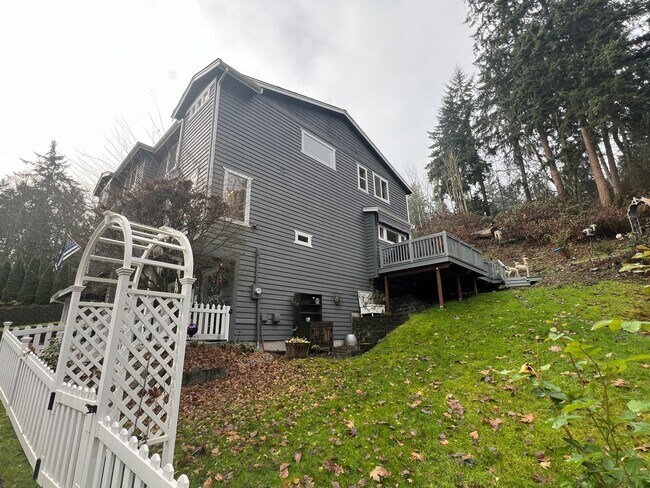 Foto del edificio - A Beautiful Tucked Away 3 bdrm Townhome