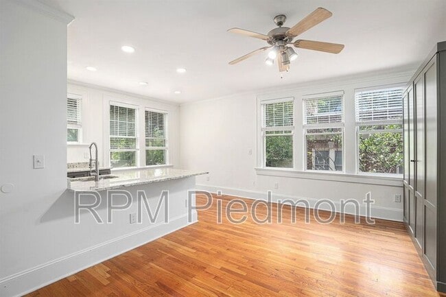 Building Photo - 741 Frederica St NE
