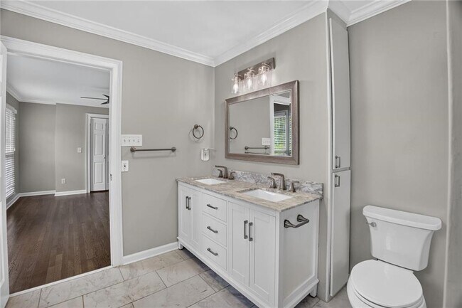 Building Photo - 2982 Northbrook Dr