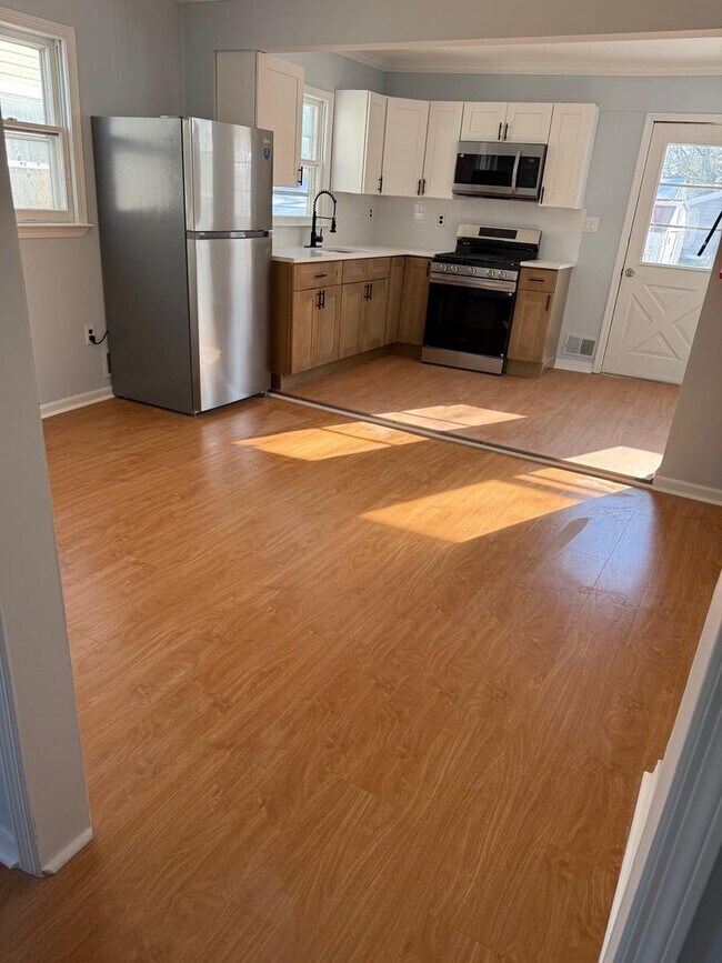 Building Photo - Cozy 3BR/2BA Ranch with Driveway in Toms River