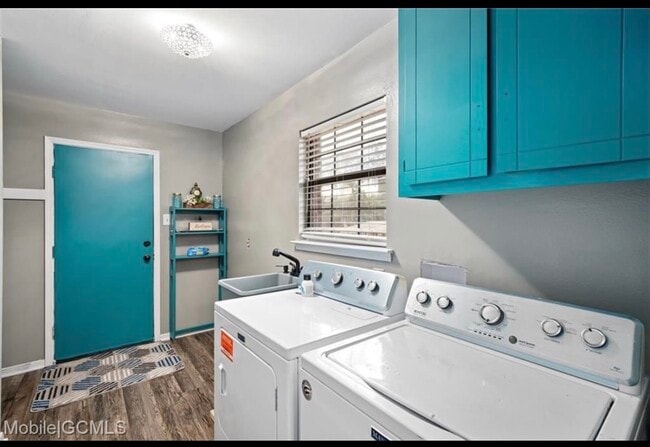 Building Photo - 5187 Somerset Dr W