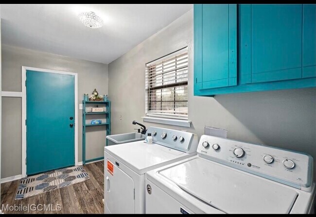 Foto del edificio - 5187 Somerset Dr W
