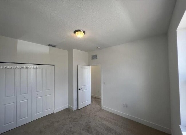 Building Photo - 5645 Cerva Ln