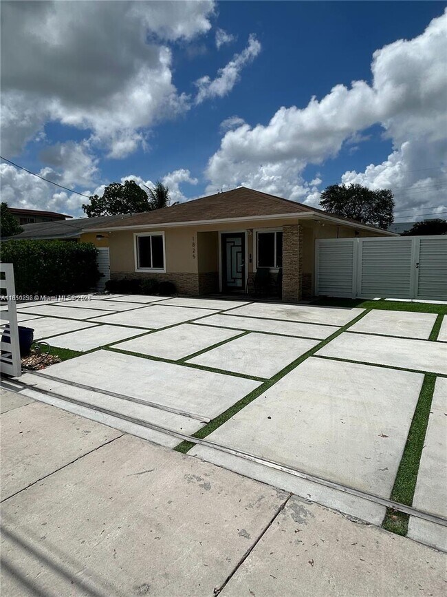 Foto del edificio - 1825 NW 154th St