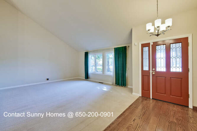 Building Photo - 998 Eden Ave