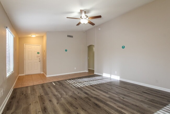Building Photo - 5035 W Kristal Way