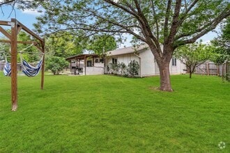 Building Photo - 11204 Applewood Dr
