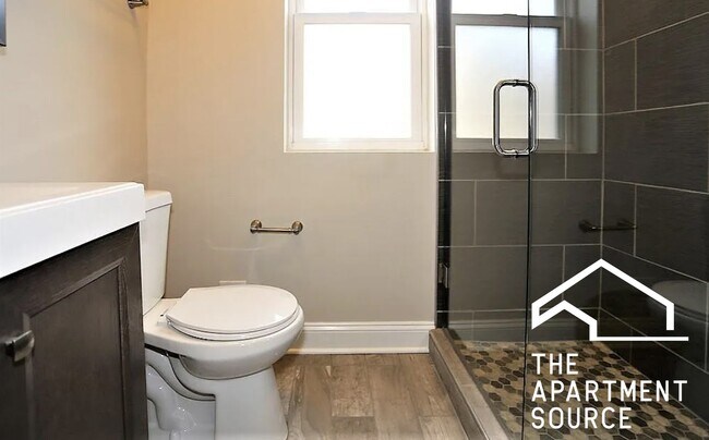 Foto del edificio - 1437 W Carmen Ave