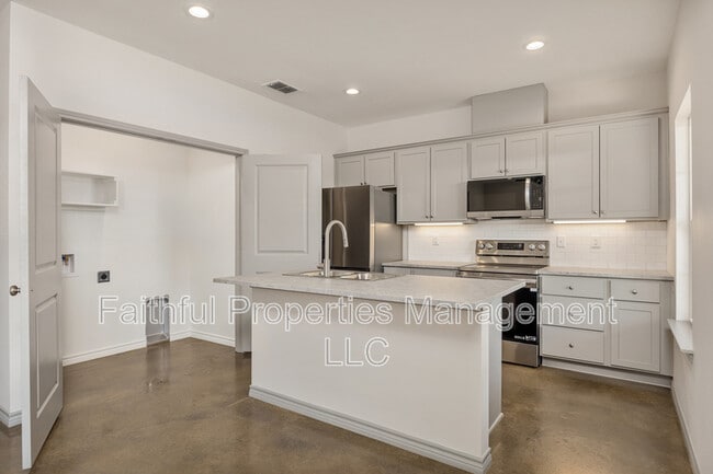 Building Photo - 13554 FM 14