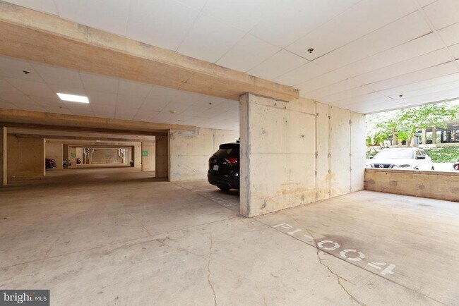 Foto del edificio - 355 I St SW