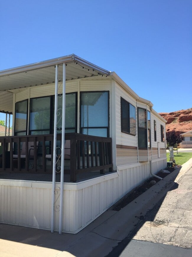 Building Photo - Canyon Breeze 55+ #142