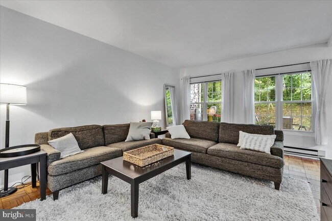 Foto del edificio - 1132 Valley Dr