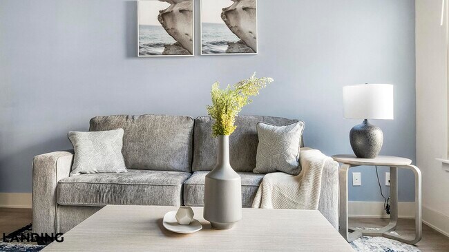 Building Photo - 49 Boulevard SE