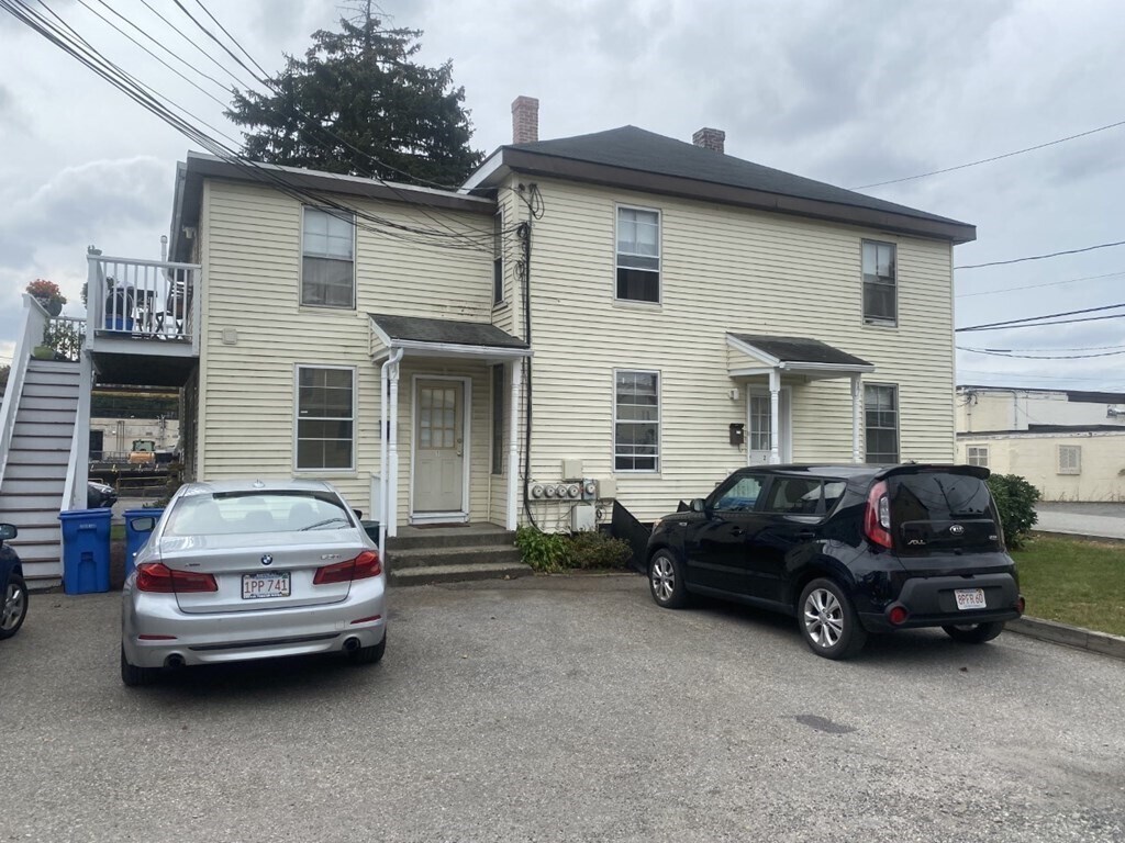 17 Fern St Unit 2, Waltham, MA 02453 Condo for Rent in Waltham, MA