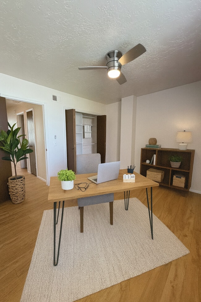 Building Photo - Summer Garden