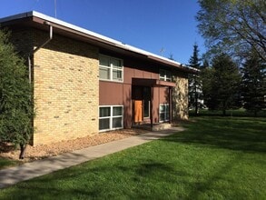 Building Photo - 1910 10th Ave S