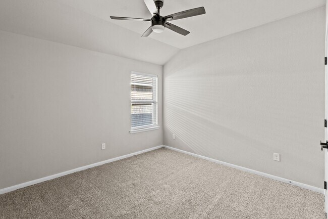 Foto del edificio - 2218 Levant Ln