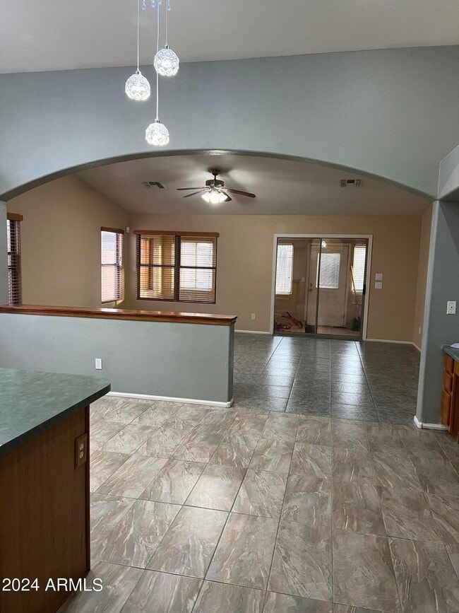 Building Photo - 11223 E Persimmon Ave