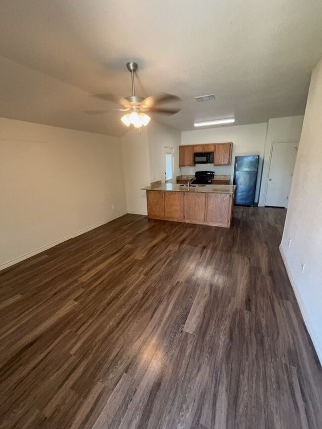 Foto del edificio - AVAILABLE SOON!