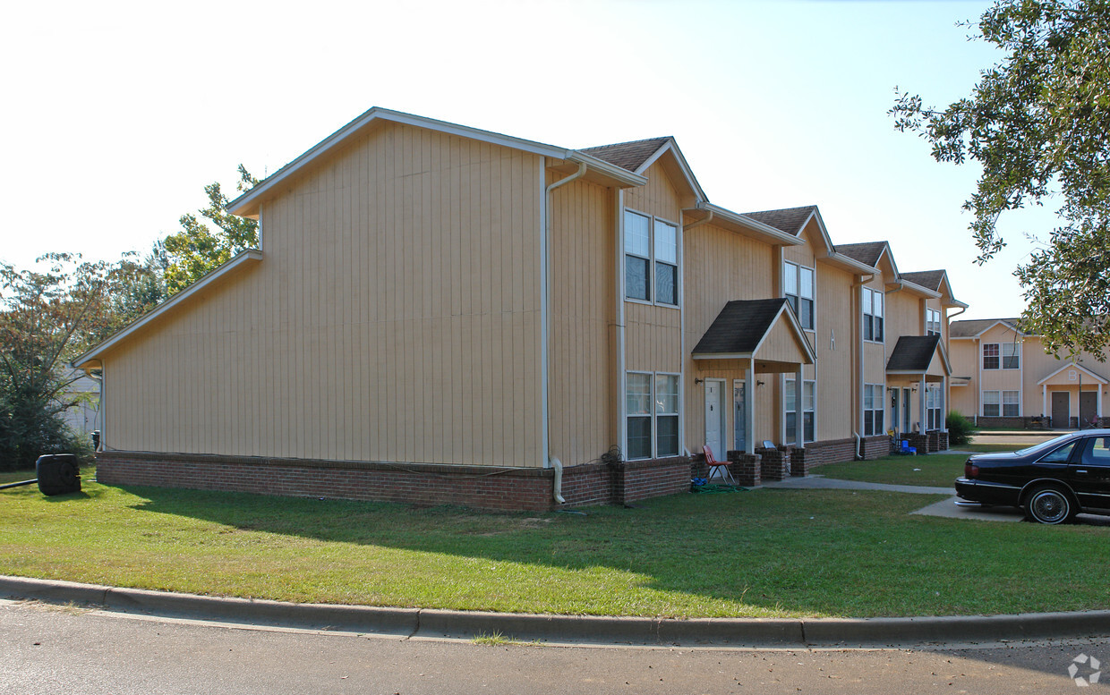 Building Photo - 351 Lanier Dr