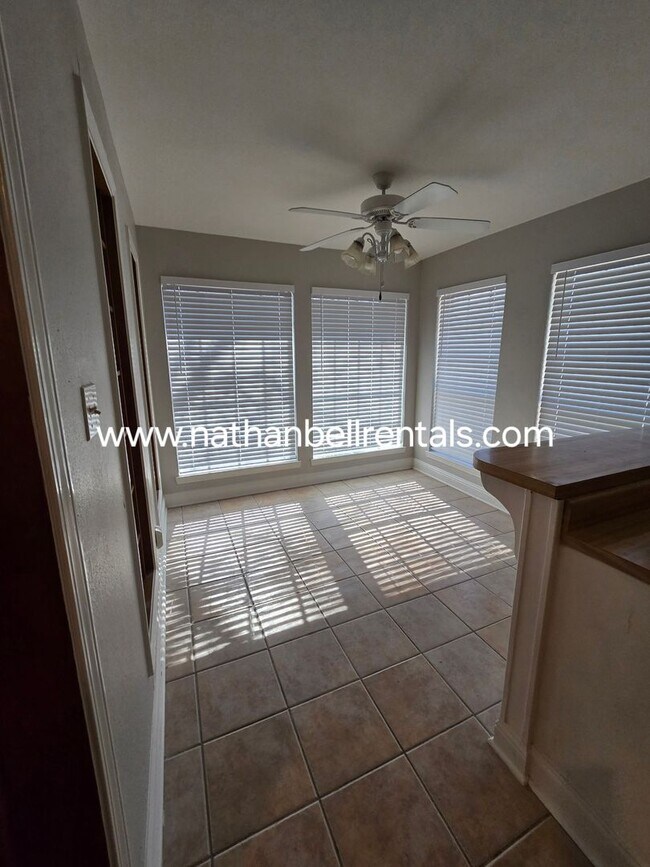 Foto del edificio - 3910 Shannon Dr