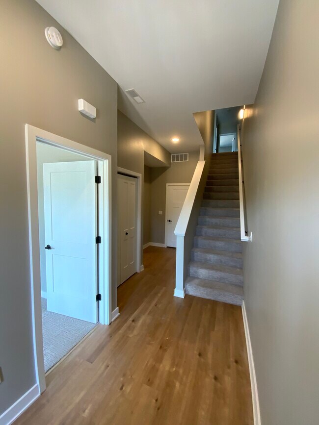 712 S Lakeshore Blvd Unit None, Marquette, MI 49855 Condo for Rent in