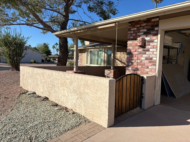 Foto del edificio - Welcome to this nicely updated 2 bed 2 bath home in Leisure World. Long term unfurnished A 45+ Ac...