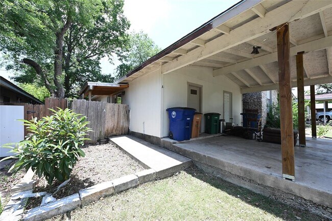 Foto del edificio - 1503 Valleyridge Dr