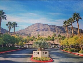 Building Photo - 231 W Horizon Ridge Pkwy