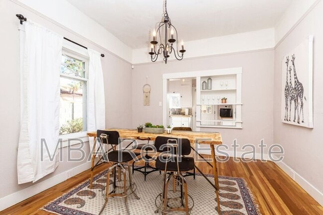 Foto del edificio - 1325 W Woodland Ave