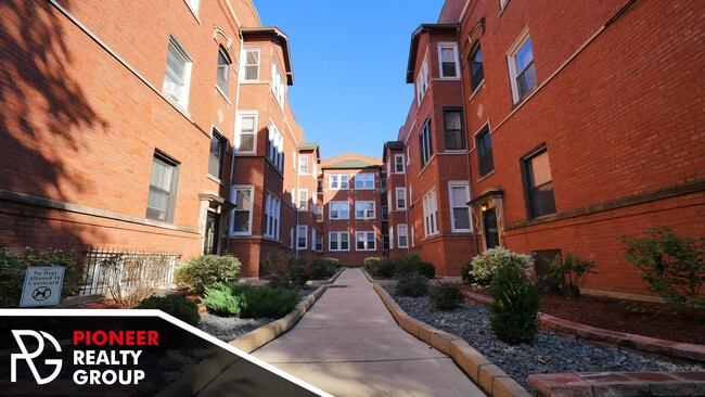 Building Photo - 4423 N Wolcott Ave